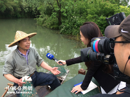G20峰会前期,台湾中天电视台来杭采访拍摄西溪湿地专题节目。 G20峰会前期,台湾中天电视台来杭采访拍摄西溪湿地专题节目。