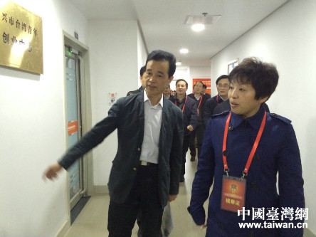 市政协主席高玲慧走访青创中心 市政协主席高玲慧走访青创中心