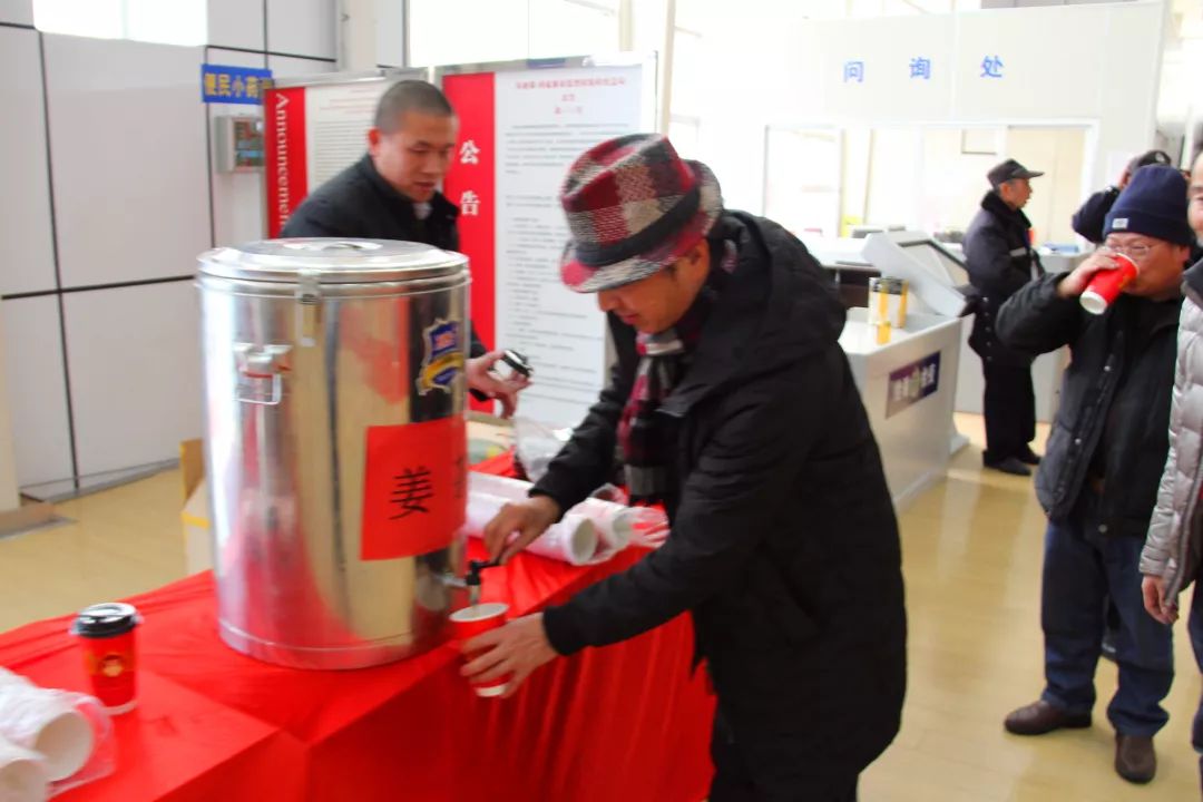 “一衣带水难却情·同舟共渡圆新春” ——浙江玉环举行“送台湾同胞回家过大年”活动 “一衣带水难却情·同舟共渡圆新春” ——浙江玉环举行“送台湾同胞回家过大年”活动