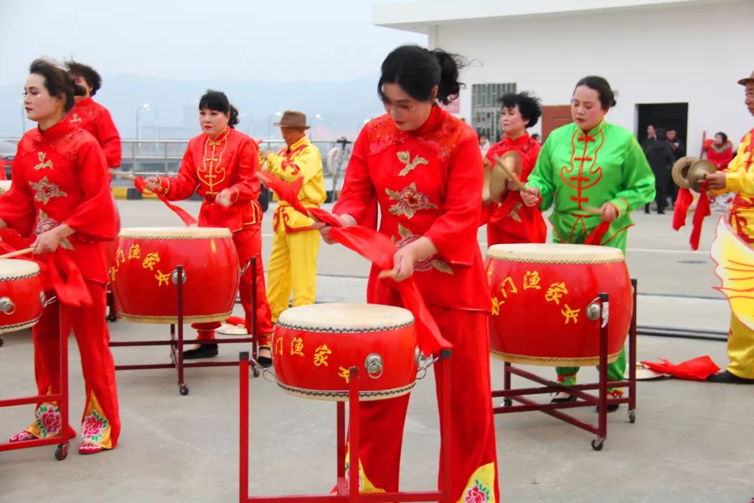 “一衣带水难却情·同舟共渡圆新春” ——浙江玉环举行“送台湾同胞回家过大年”活动 “一衣带水难却情·同舟共渡圆新春” ——浙江玉环举行“送台湾同胞回家过大年”活动