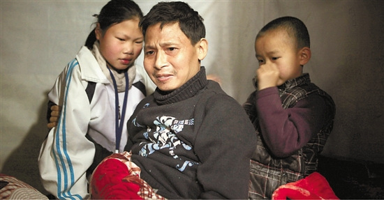 “浙姐弟收废品为生”续:台湾同胞要供读到大学