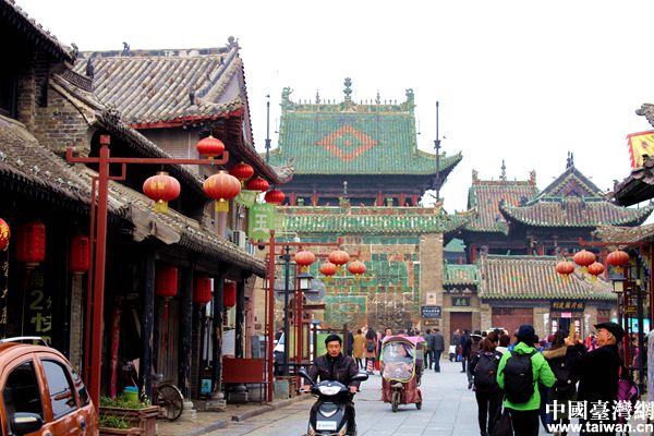 访古镇拜关公 两岸同胞文相通血相连 访古镇拜关公 两岸同胞文相通血相连