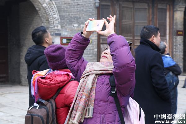 访古镇拜关公 两岸同胞文相通血相连 访古镇拜关公 两岸同胞文相通血相连