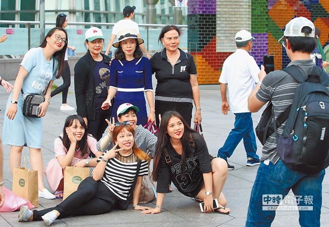 黄金周大陆游客出境游火热 台旅游业只能看着流口水 黄金周大陆游客出境游火热 台旅游业只能看着流口水