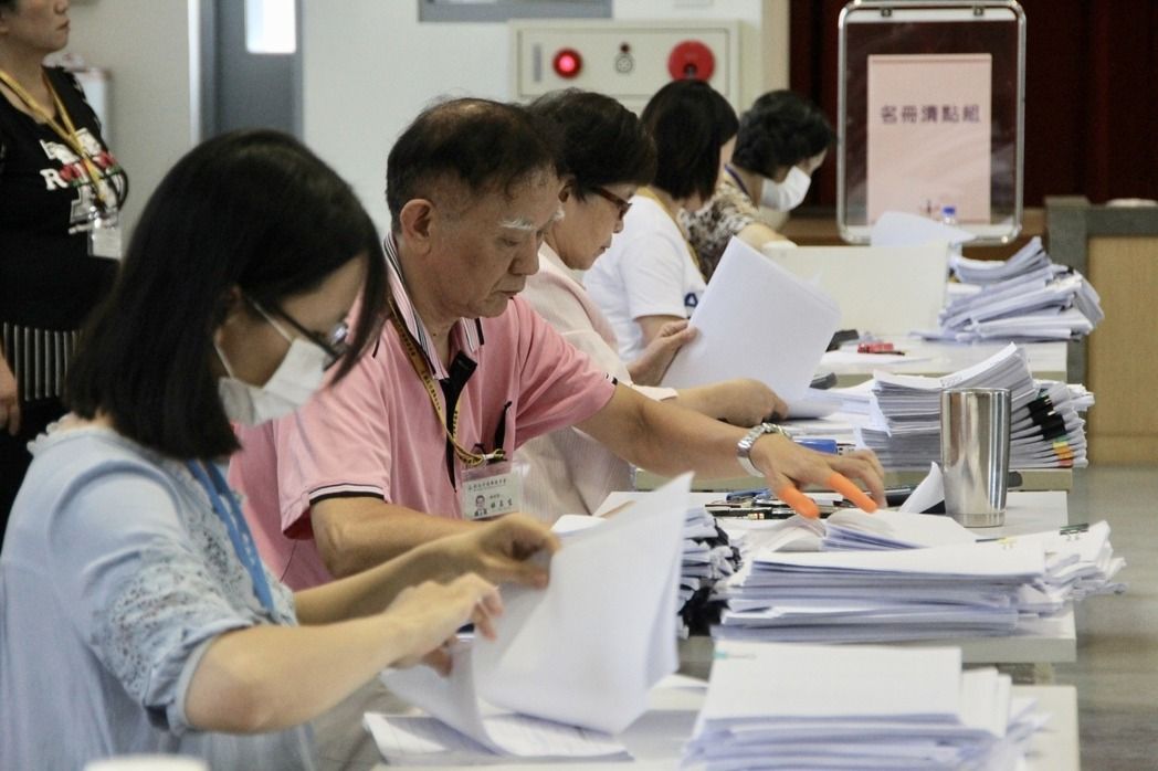 "时力"扬言正面对决罢免 罢昌大将呛:继续不认错吧 "时力"扬言正面对决罢免 罢昌大将呛:继续不认错吧