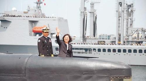 蔡英文狂砍军公教退休金 原来把钱“败”在了这里 蔡英文狂砍军公教退休金 原来把钱“败”在了这里