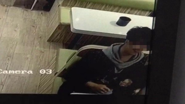 大学生捡到5万元却开溜 还钱后仍遭法办 大学生捡到5万元却开溜 还钱后仍遭法办