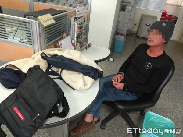 王姓犯罪嫌疑人只想再看一眼那名女警,称有恋爱的感觉。(图片来源:《东森新闻云》) 王姓犯罪嫌疑人只想再看一眼那名女警,称有恋爱的感觉。(图片来源:《东森新闻云》)