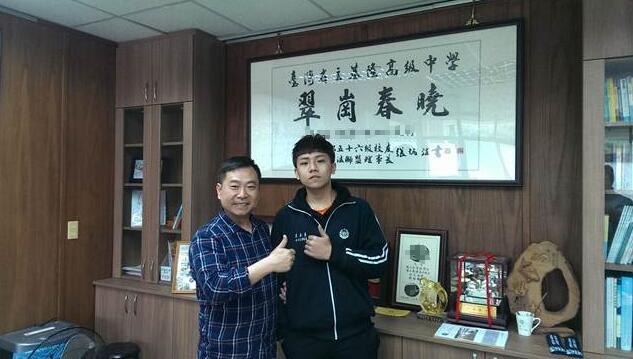 吐槽大会:好人难做?大学生拾金不昧却遭失主曝网肉搜 吐槽大会:好人难做?大学生拾金不昧却遭失主曝网肉搜