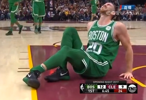 NBA新赛季“伤病潮”成主旋律 竞技体育残酷性与兄弟情并存 NBA新赛季“伤病潮”成主旋律 竞技体育残酷性与兄弟情并存