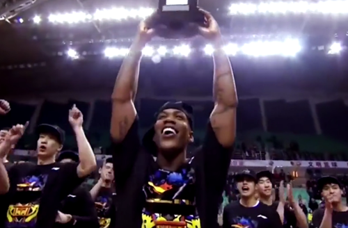 马布里生涯最后一战留在中国 CBA第一外援演出即将结束 马布里生涯最后一战留在中国 CBA第一外援演出即将结束