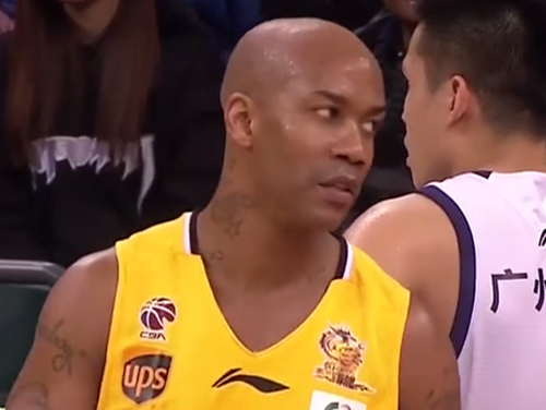 马布里生涯最后一战留在中国 CBA第一外援演出即将结束 马布里生涯最后一战留在中国 CBA第一外援演出即将结束