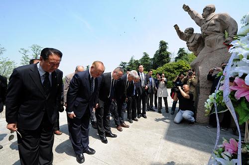 ̨�����Ͽ��˽���½���ڶ������ز�ס��̨�����ϡ�