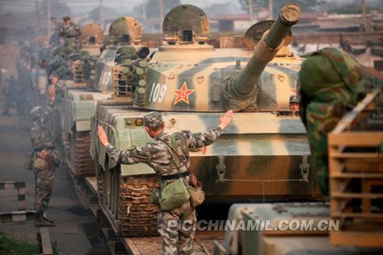 专家:解放军罕见大规模远程机动考验国防动员体系