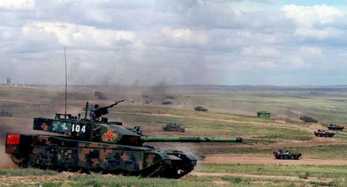 和平使命联合军演:最新99改型坦克发起冲锋 和平使命联合军演:最新99改型坦克发起冲锋