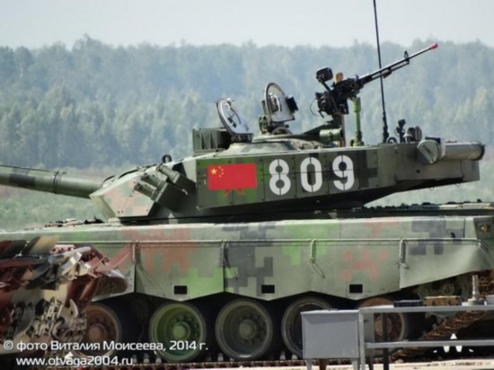 外国记者拍中国96A式坦克细节 外国记者拍中国96A式坦克细节