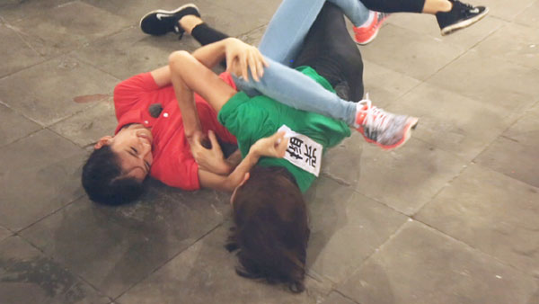 �����ܰ��ֵܡ���Ц