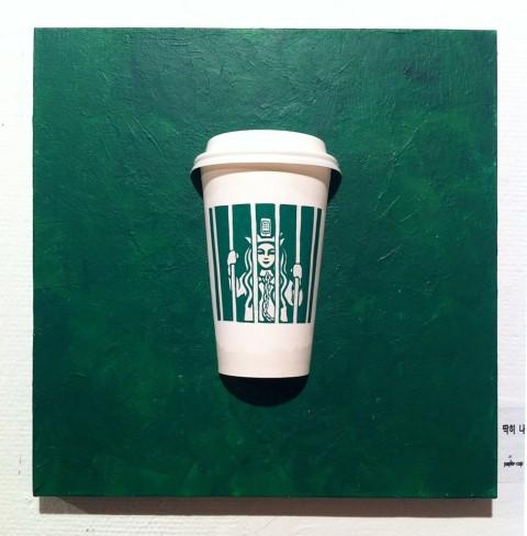 人鱼变身超级玛丽 韩艺术家创意改造星巴克商