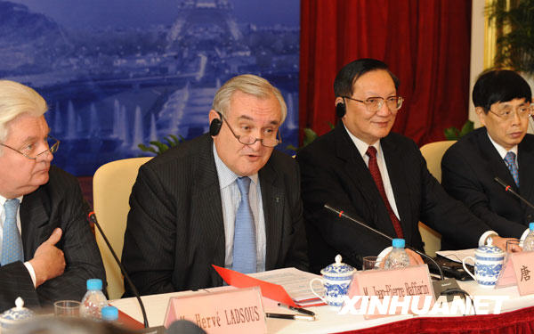 2月9日,中法建交45周年研讨会在北京中国人民对外友好协会举行。这是法国前总理拉法兰在会上作主旨讲话。