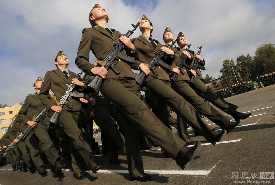 ����˹����ͨ�Ŵ�ѧ��ѧ ŮѧԱ��װ����