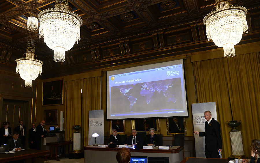 ������ѧ��ƾ����LED��ŵ������ ȫ��15��������