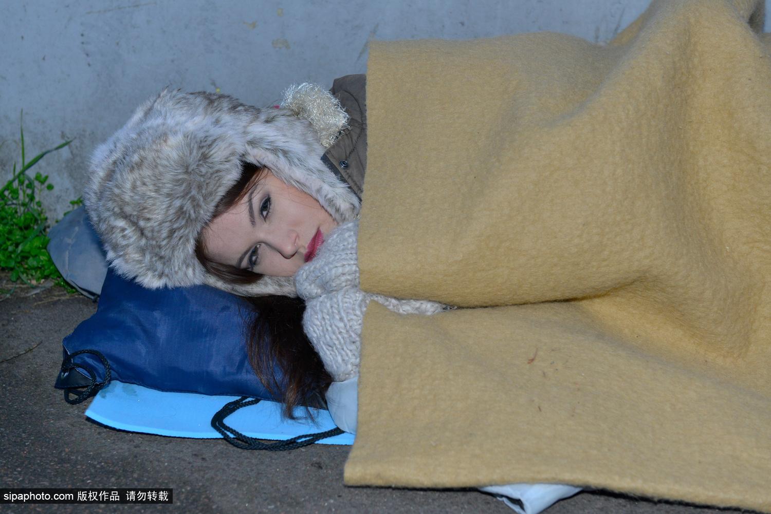 Ӣ��С��¶�޽��Ž�ͷ Ϊ�����������ƹ㹫��ƻ�