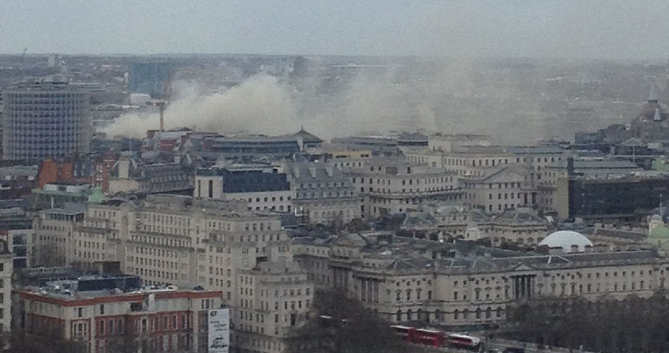 Ӣ���׶������ĵ����߻� ������2000�˱���ɢ[��ͼ]