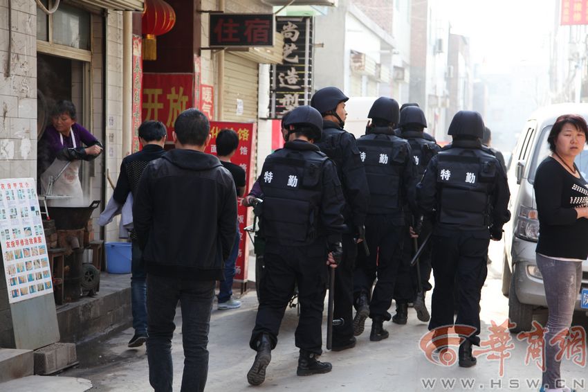 ��������������д�����ɺڷ��Ⱥڶ�����һ����һ�ҡ�12��