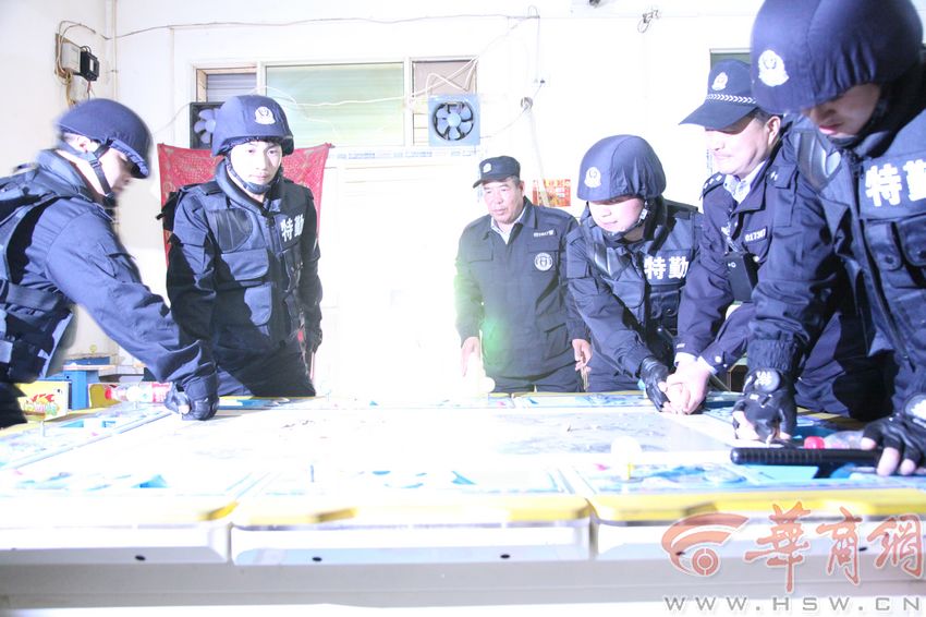 ��������������д�����ɺڷ��Ⱥڶ�����һ����һ�ҡ�15��