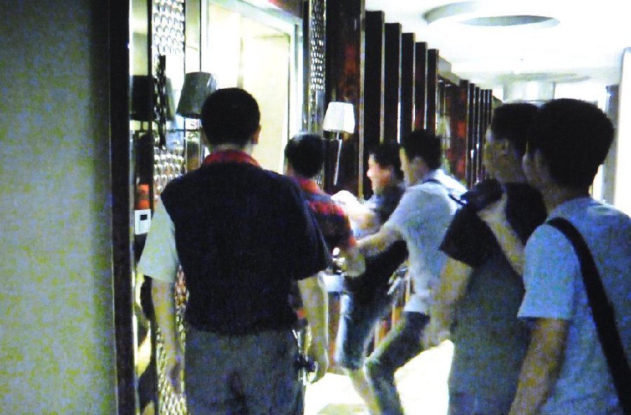 贵州警方侦破特大网络赌球案 抓获嫌犯20人 贵州警方侦破特大网络赌球案 抓获嫌犯20人