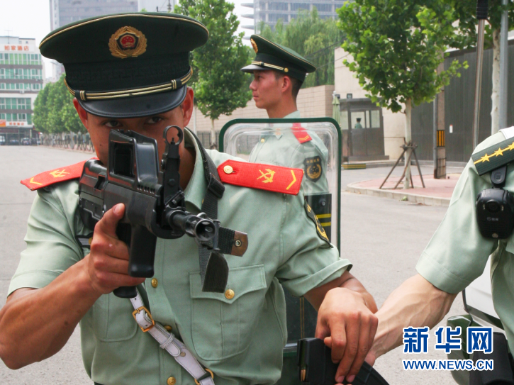 ֱ�����׶������侯Ѳ�߳���Ѳ��ִ��