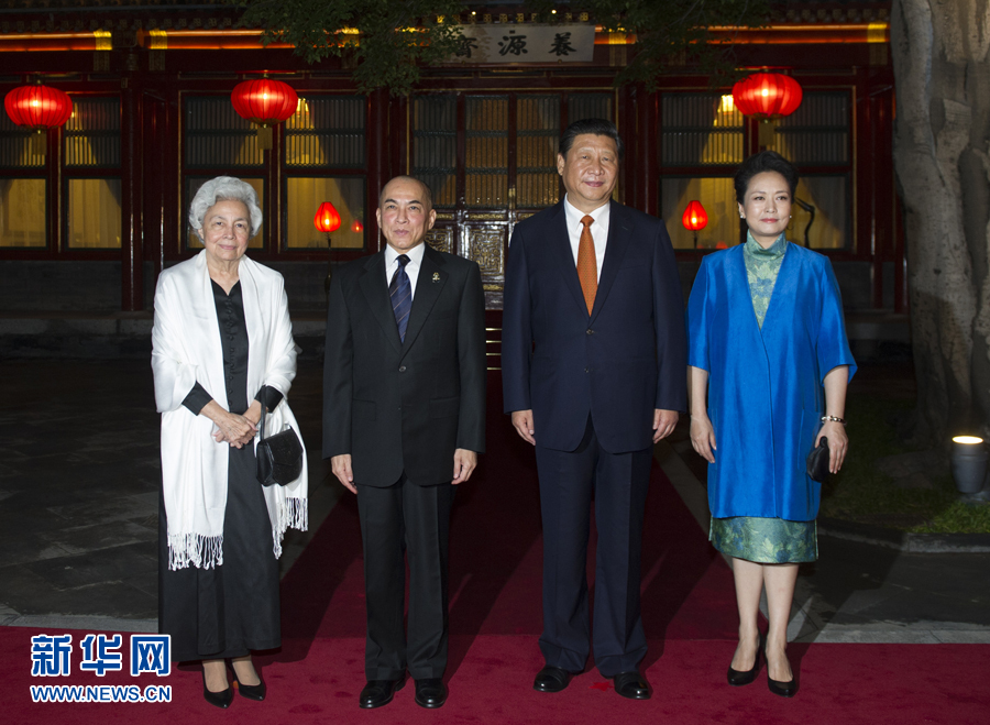 习近平会见柬埔寨国王西哈莫尼和太后莫尼列 习近平会见柬埔寨国王西哈莫尼和太后莫尼列