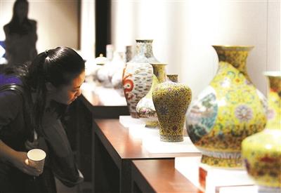 中国元素摆件亮相APEC会场 景泰蓝研发出环保材质 中国元素摆件亮相APEC会场 景泰蓝研发出环保材质