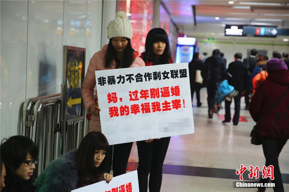 �Ϻ�Ů������ƿ��ܸ�ĸ���ڱƻ�