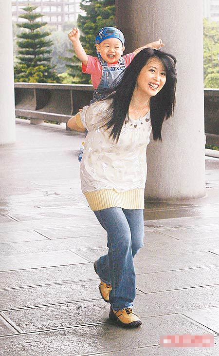 ��ͥέ��ǰ�����Ŷ����ܣ���Ц��������