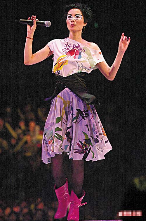 ����03�����һ���ڸۿ������ڼ䣬��Ӧ�൱���ң����뿪�����̳�������Ǹ��Ե���ʧ