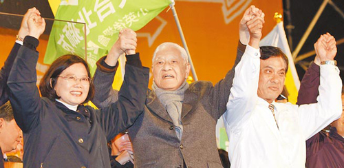 苏嘉全撤签冻结台独党纲提案扯蔡英文后腿