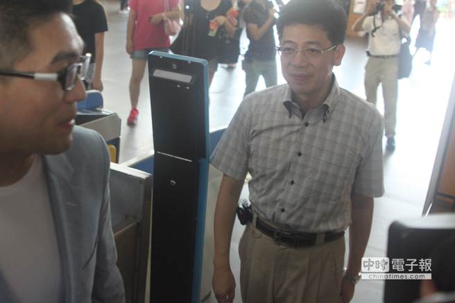 台“国安会”咨询委员谢立功表态辞官参选基隆市长 台“国安会”咨询委员谢立功表态辞官参选基隆市长