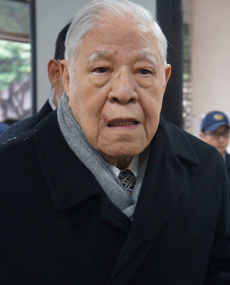 李登辉涉“国安密帐案”今宣判仍判无罪(图) 李登辉涉“国安密帐案”今宣判仍判无罪(图)