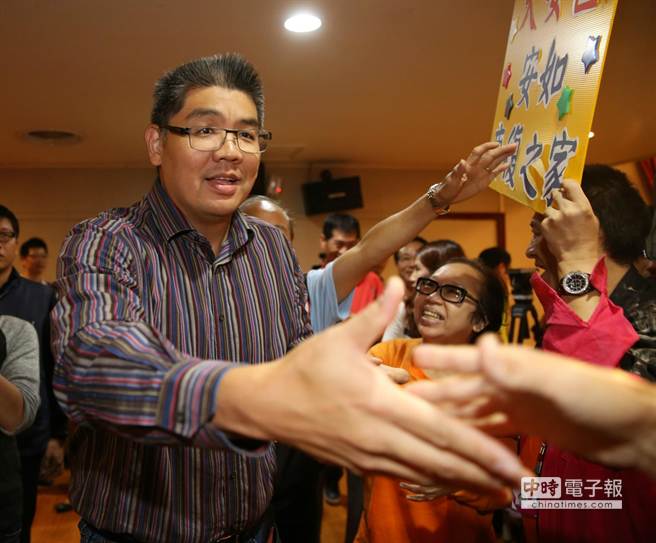 国民党台北市长候选人连胜文电视辩论会将提出“新台北人”论述。(图片来源:台湾中时电子报) 国民党台北市长候选人连胜文电视辩论会将提出“新台北人”论述。(图片来源:台湾中时电子报)