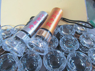 台湾选举文宣品:创意且礼轻不触法 成兵家必争之地 台湾选举文宣品:创意且礼轻不触法 成兵家必争之地