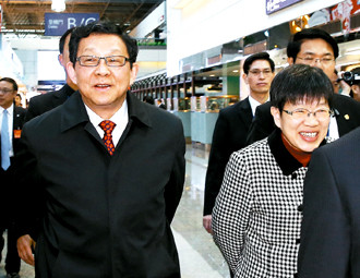 陈德铭:两岸交流还不够 希望能有所突破(图) 陈德铭:两岸交流还不够 希望能有所突破(图)