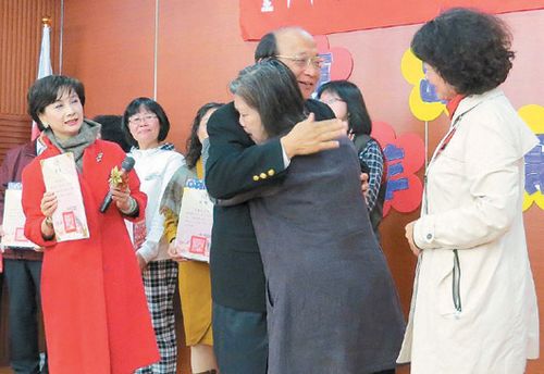 ̨���г���־ǿ��ѡ��ж�� ��˿ӵ��:��Զ���г�(ͼ)