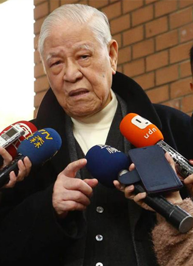 李登辉称赞柯文哲有魄力但有时也危险(图) 李登辉称赞柯文哲有魄力但有时也危险(图)