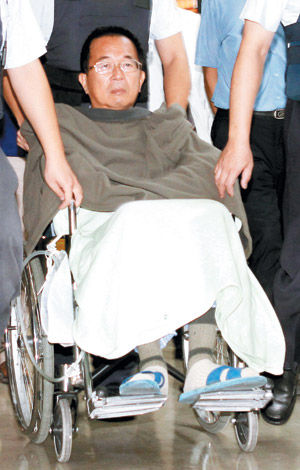 台法务部门谈陈水扁保外就医:慎重处理不能赶(图) 台法务部门谈陈水扁保外就医:慎重处理不能赶(图)