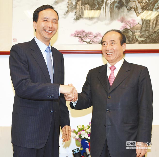 国民党2016由谁出战,仍扑朔迷离。图为朱立伦(左起)与王金平 国民党2016由谁出战,仍扑朔迷离。图为朱立伦(左起)与王金平