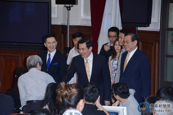 马英九召开记者会 马英九召开记者会