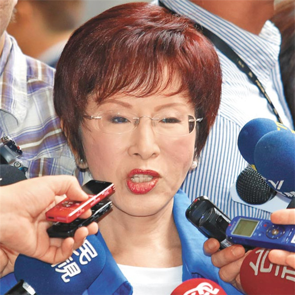 洪秀柱昨日与国民党中央提名审核委员会召集人郝龙斌讨论民调进行方式。 洪秀柱昨日与国民党中央提名审核委员会召集人郝龙斌讨论民调进行方式。