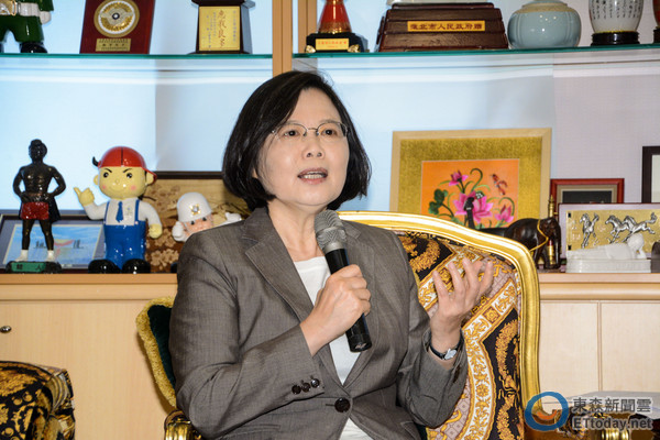 蔡英文姐姐现身力挺:我们要做上位的人 得看天命 蔡英文姐姐现身力挺:我们要做上位的人 得看天命