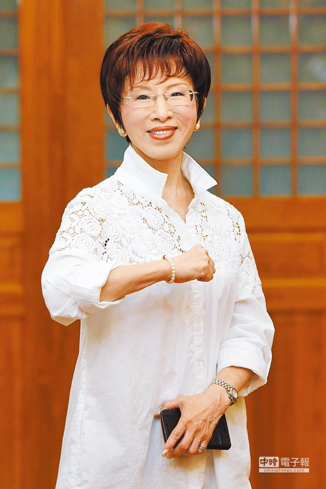 和朱立伦成蓝营两个太阳?洪秀柱:我像太阳吗? 和朱立伦成蓝营两个太阳?洪秀柱:我像太阳吗?